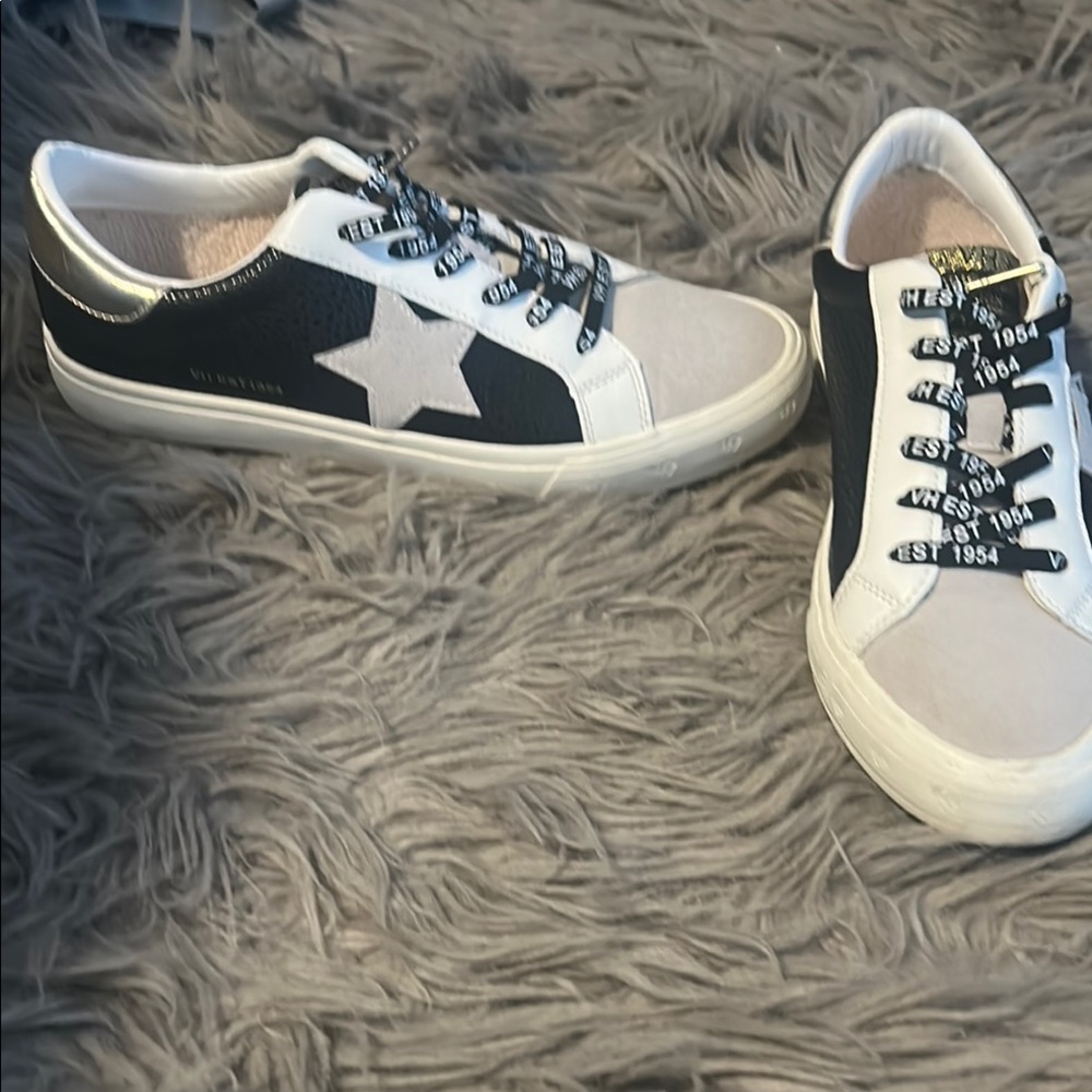 Vintage Havana Black and White Star Sneakers